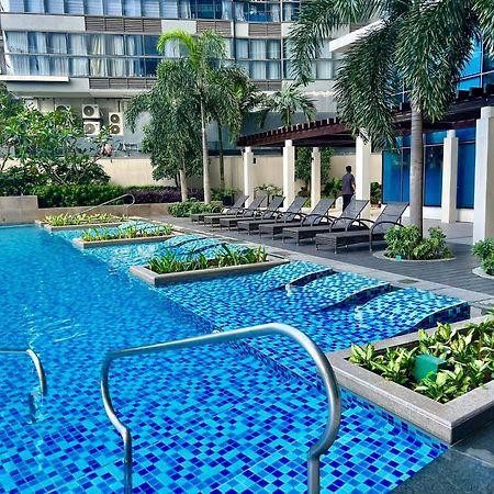 Hotel Vibe Condo At Uptown Parksuites Bgc ตากิก ภายนอก รูปภาพ